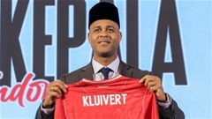 HLV Kluivert đau đầu vì cầu thủ Indonesia 'nhịn ăn' 